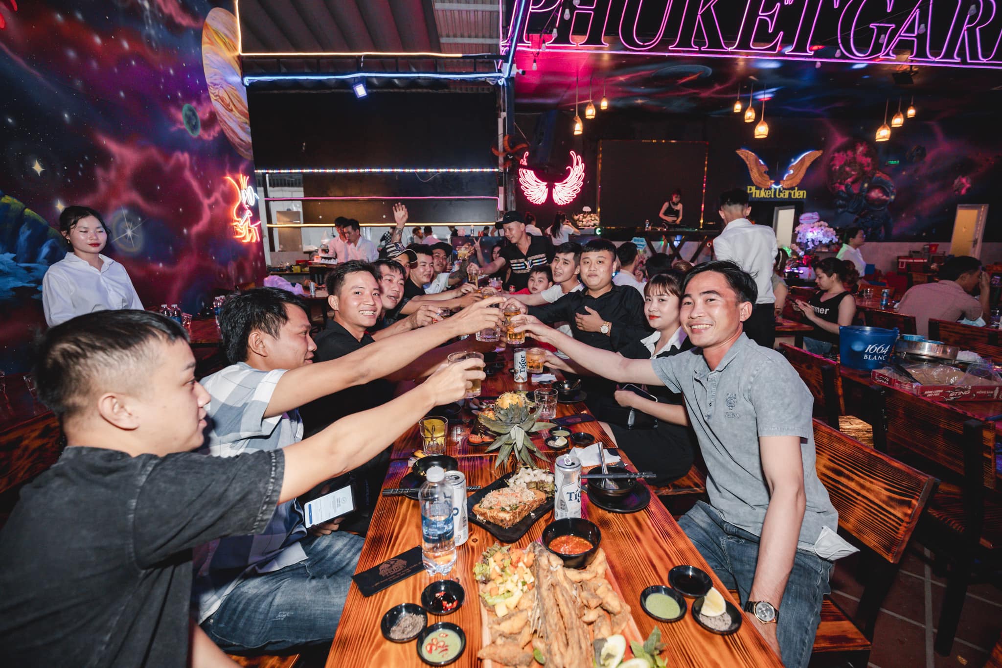 Phuket Garden Food & Beer - Thiên Đường Ẩm Thực và Giải Trí Tại Quận 12