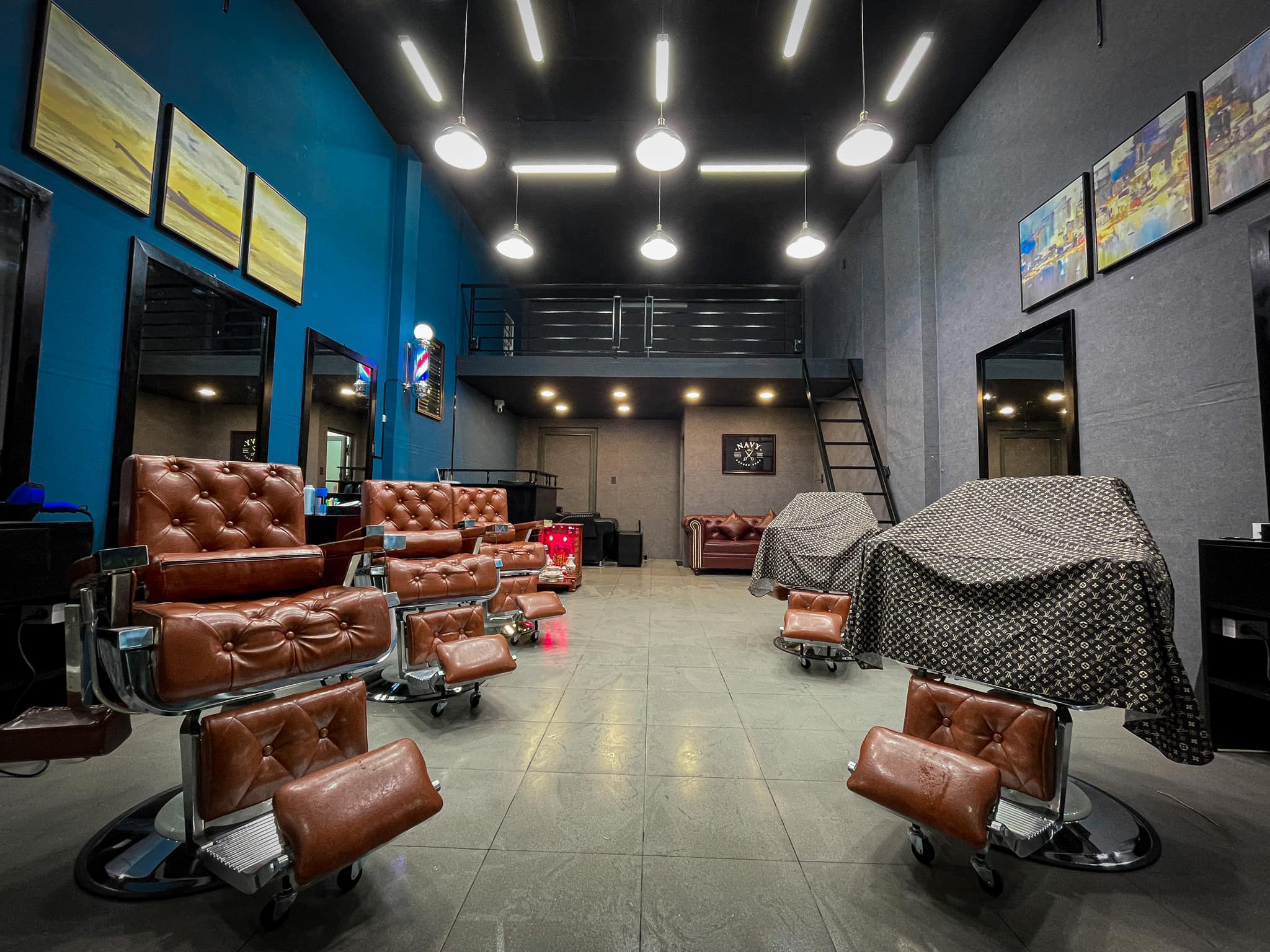 không gian của  Navy barber shop