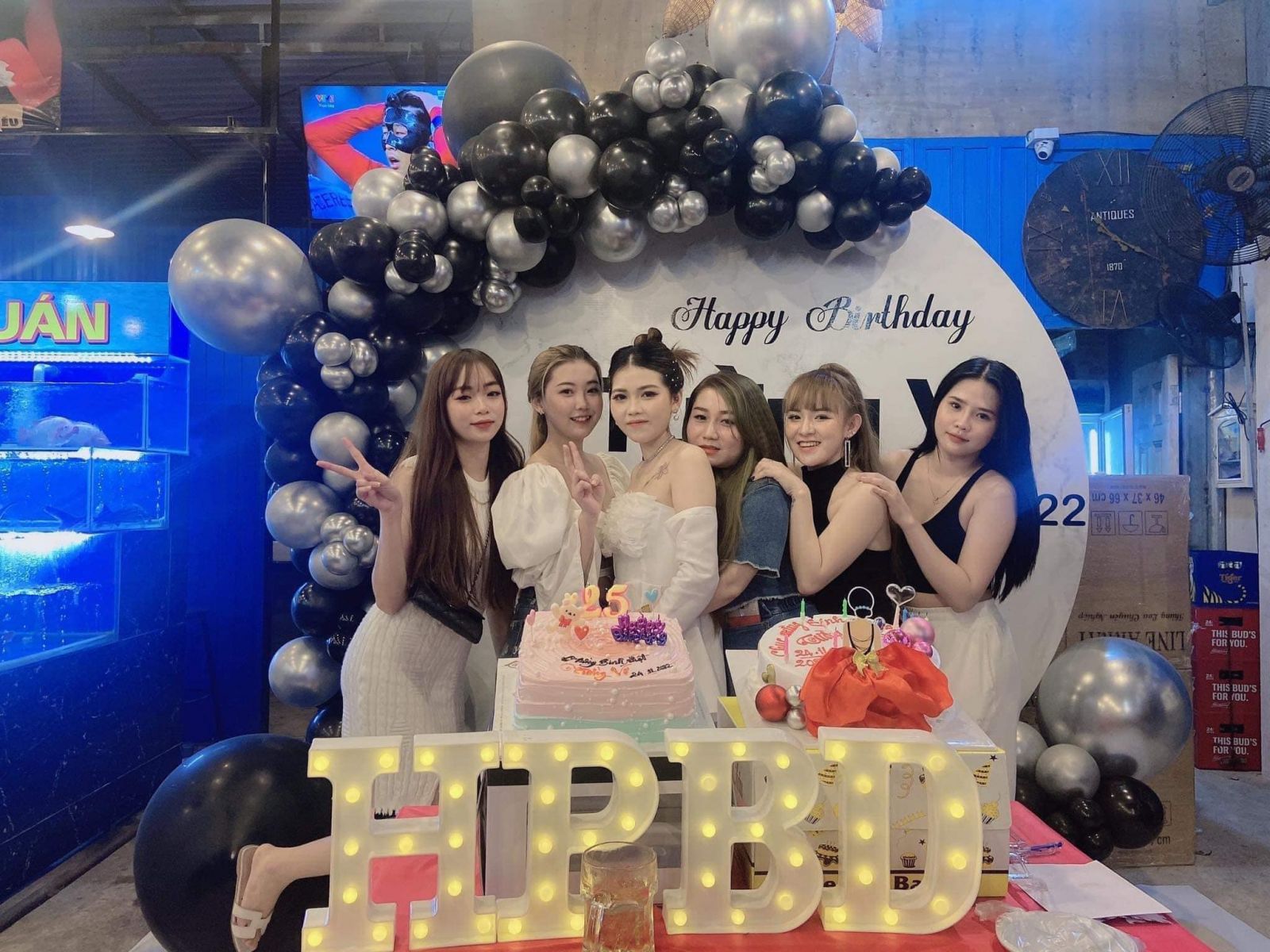 Tổ chức tiệc Tới bến Quán